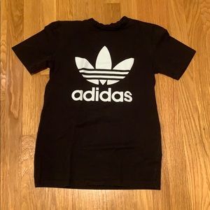 black adidas t shirt